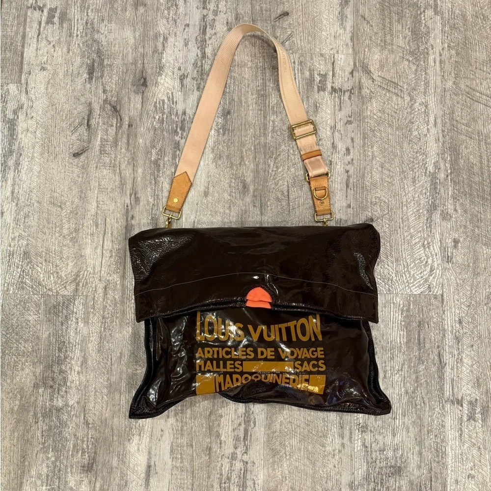Louis Vuitton *RARE* Raindrop Besase Bag